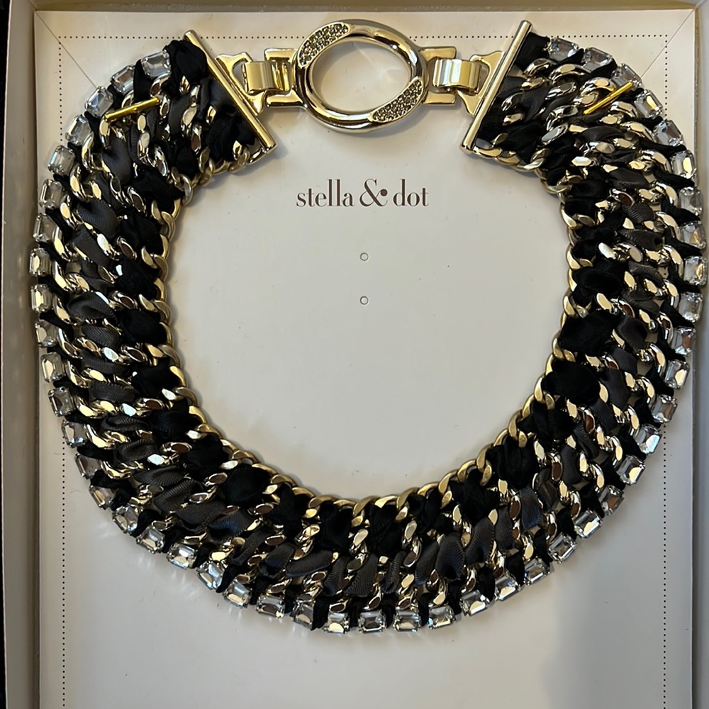 Stella & Dot Tempest Bib necklace